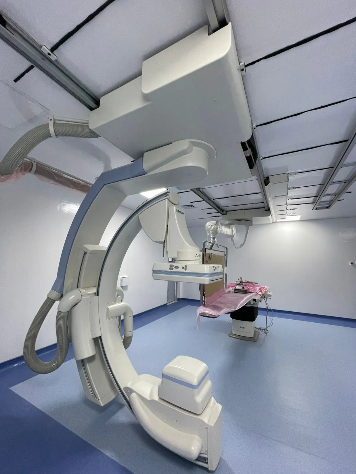 C-Arm Angiography untuk tindakan intervensi jantung di Cath Lab